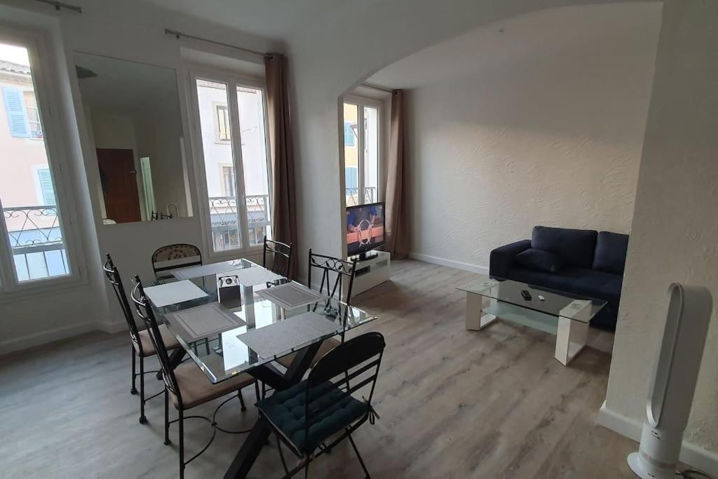 Appartement Centre-Historique 70 M2 Fréjus Buitenkant foto