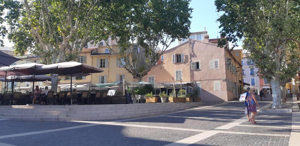 Appartement Centre-Historique 70 M2 Fréjus Buitenkant foto